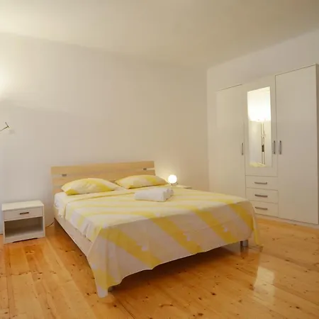 Carera Central Apartmán